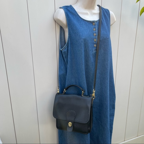 COACH VINTAGE STATION BLACK LEATHER CROSSBODY - Picture 10 of 13